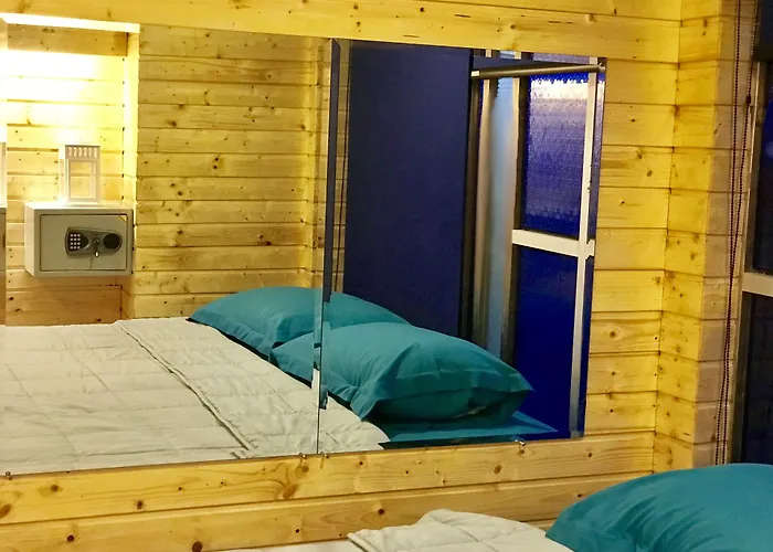 Blu Cabin Ari Stylish Gay Poshtel